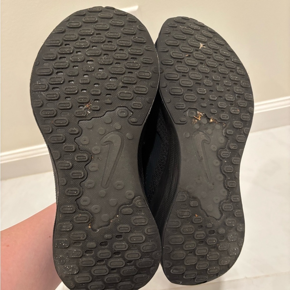 Nike Revolution 7 Running Shoe- Mens - Picture 4 of 5